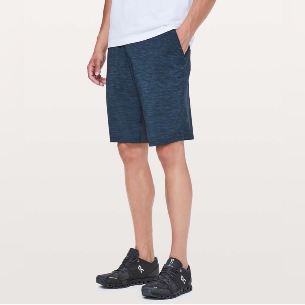 Lululemon Men Blue and Black Bermuda Shorts Size Small